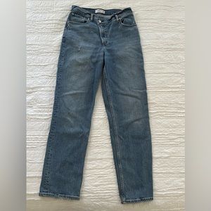 Abercrombie & Fitch Women's Ultra High Rise 90s Straight Jean